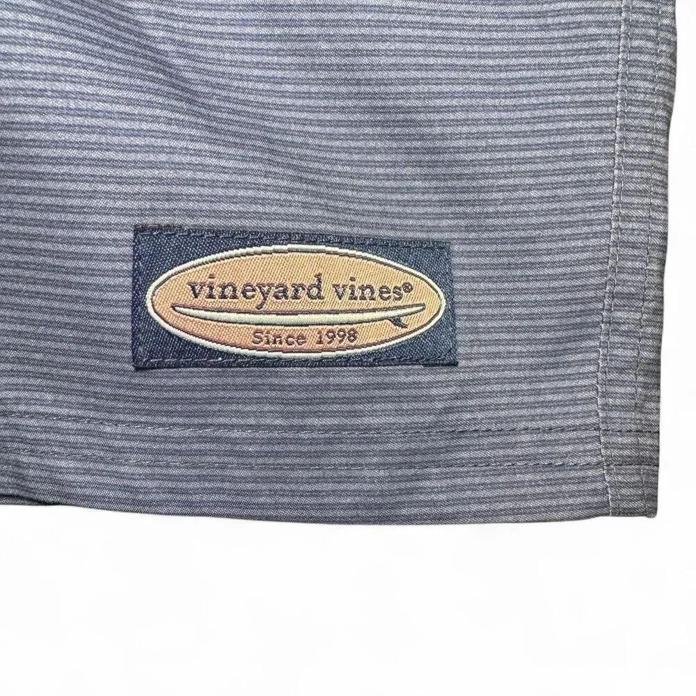 Vineyard Vines Men’s blue and green striped board shorts/swim trunks Size 40